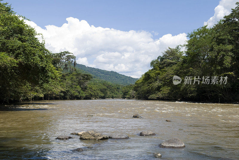 哥伦比亚圣吉尔的 Rio Fonce